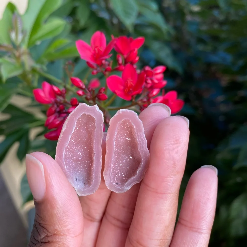 Pink Agate Mini Geode - Picture 1 of 5